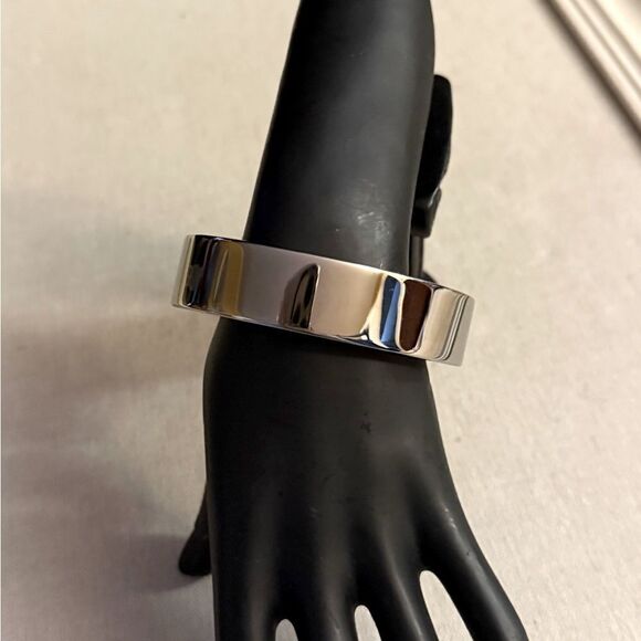 Mark & Graham Silver Hinged charging bracelet S - Picture 3 of 8